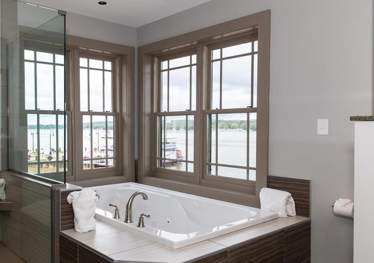 Celoron Chautauqua Harbor Hotel - Jamestown מראה חיצוני תמונה